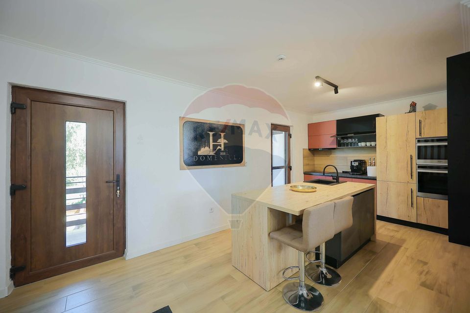 Pensiune de Vânzare cu 8 dormitoare, Rișca, Jud. Cluj