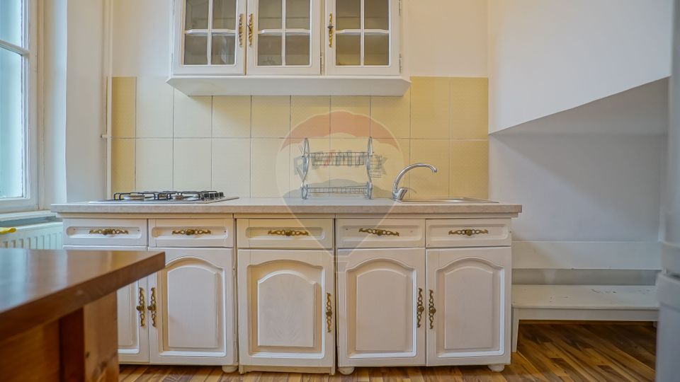 REZERVAT! Apartament 3 camere, în vilă, cu grădină proprie