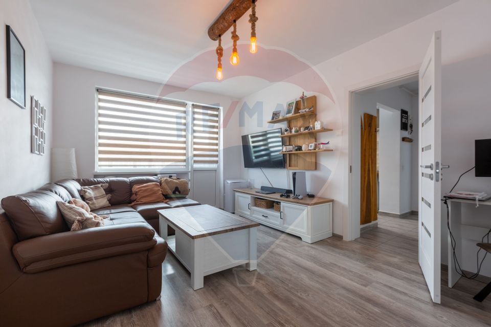 Apartament cu 3 camere Gura Campului-strada Tomis