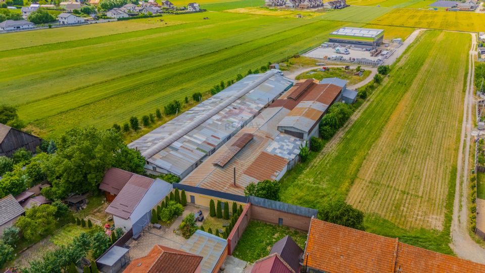 Spațiu industrial de 1,690mp, teren 3800 mp la 2 km de Brașov