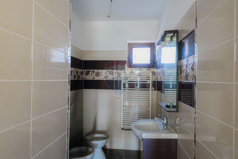 De vanzare proprietate speciala versatila | Casa + hala, teren 580mp