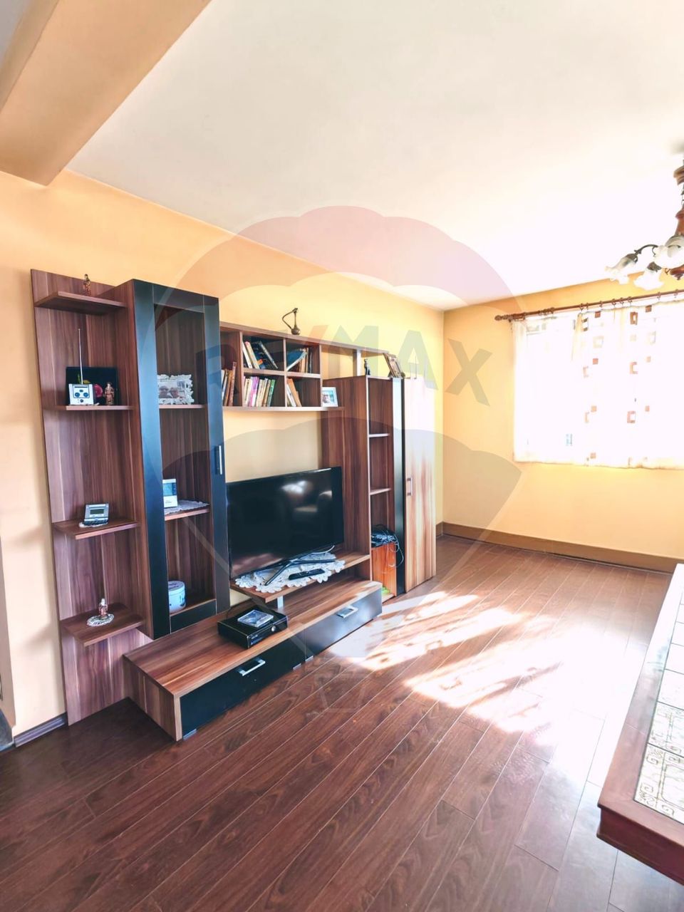 Casă / Vilă cu 5 camere de vânzare in Harman, Brasov