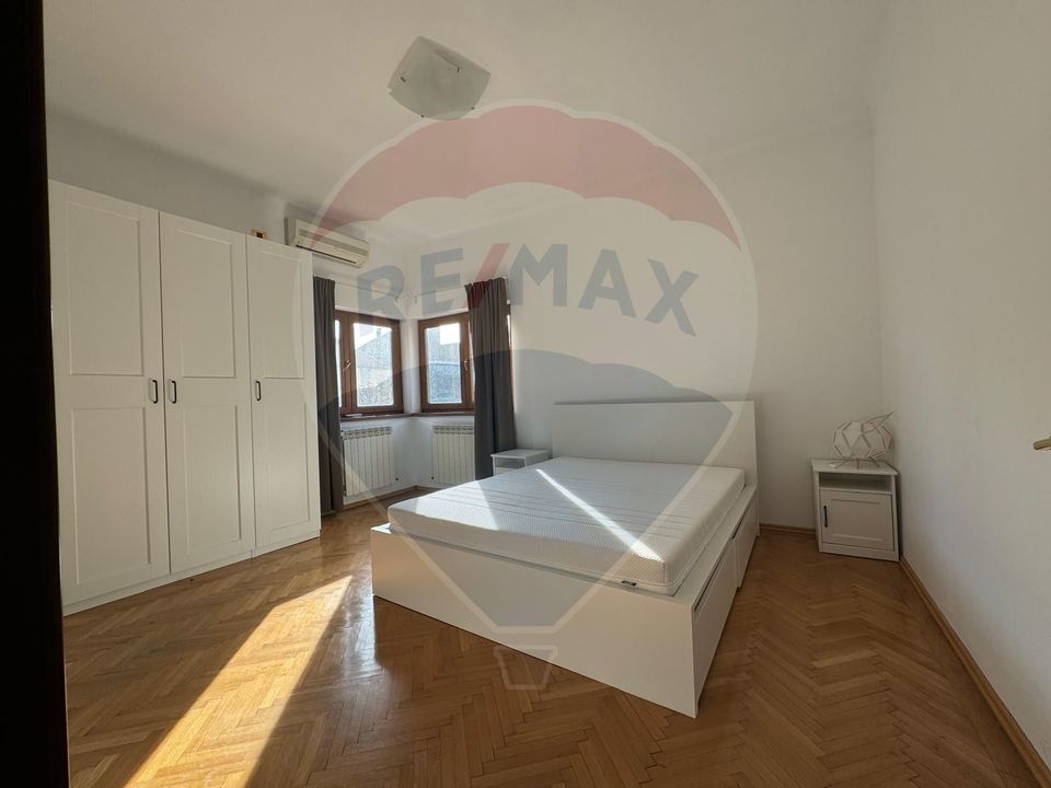 Apartament cu 4 camere de închiriat în zona Casin