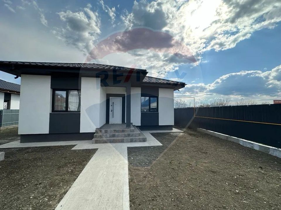 4 room House / Villa for sale
