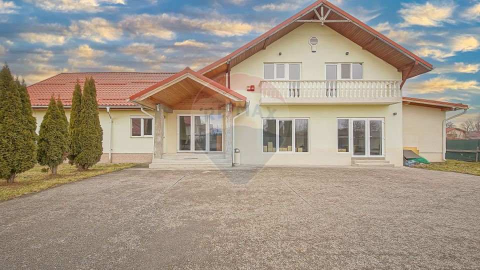 COMISION 0|VILA  STUPINI – 1.400 MP TEREN, 295 MP UTILI