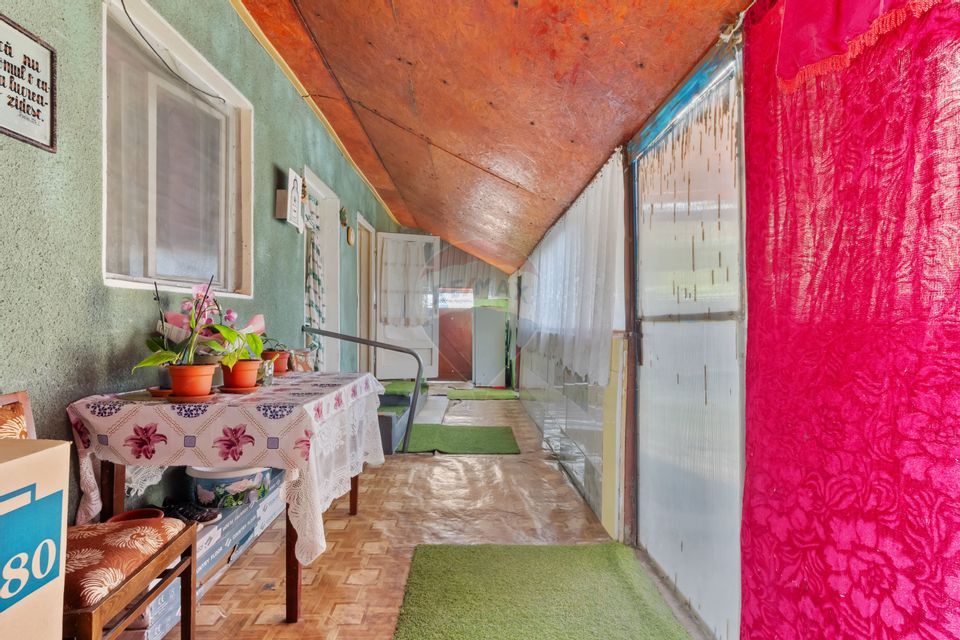 Casă de vânzare cu 5 camere- Nădab, oraș Chișineu-Criș, județul Arad.