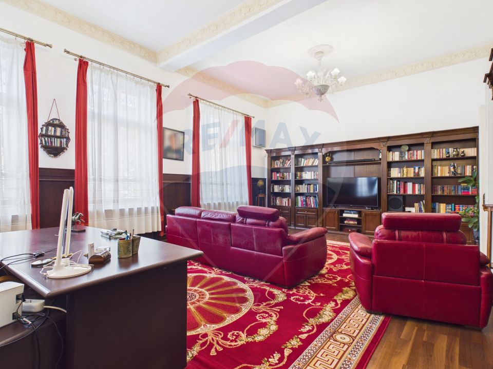 Casa / Vila cu 8 camere de vanzare în zona Cotroceni