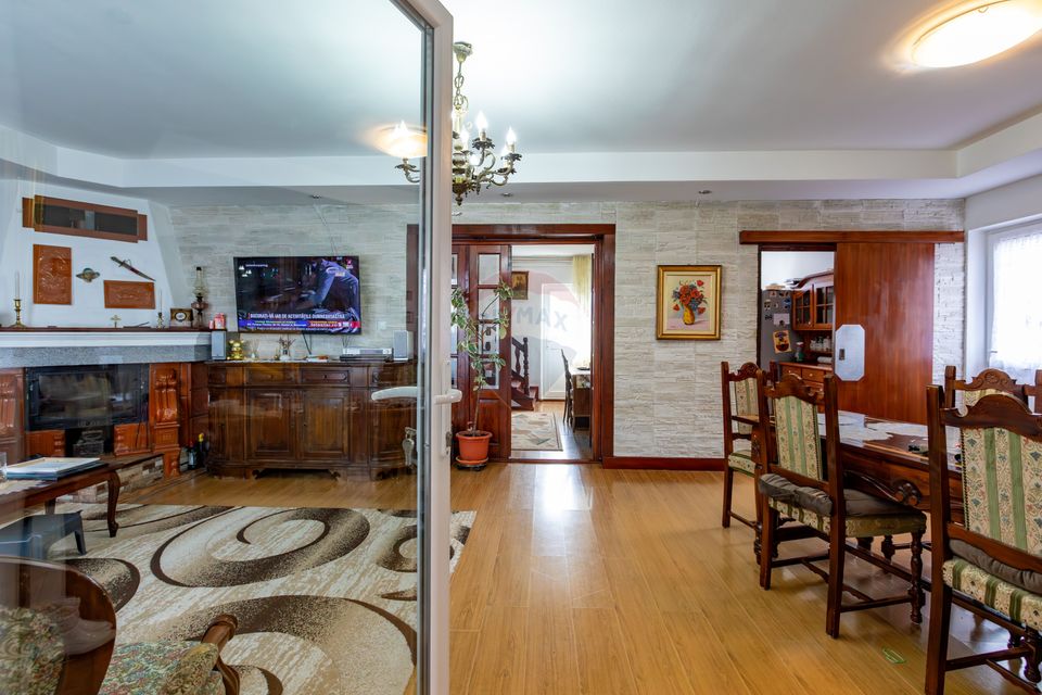 Casă / Vilă 4 camere de vânzare – Comuna Măgura, Str. Salcâmului