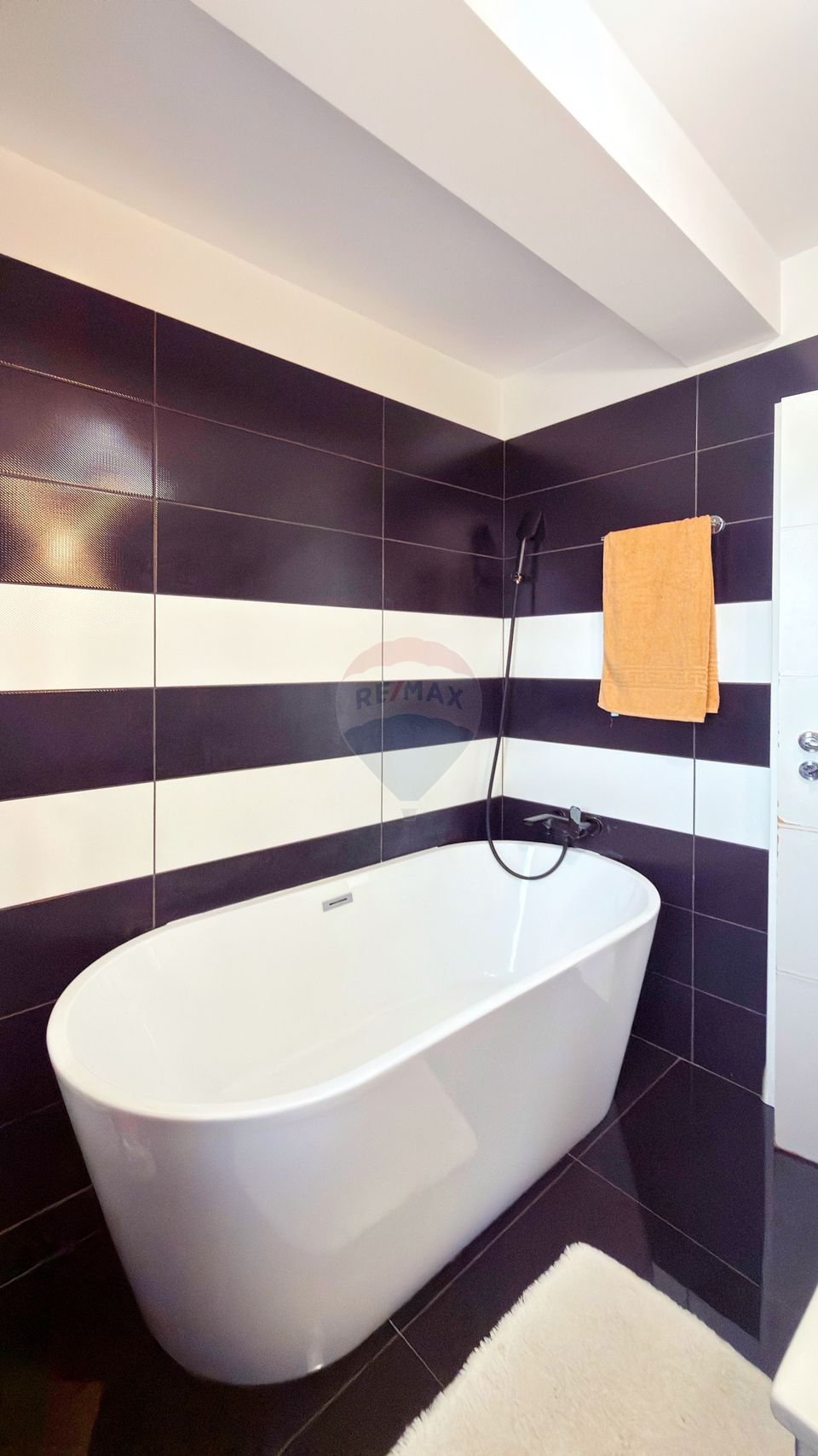 Vila 4 camere Ariesului | Teren 251 mp | 2 parcari | 10 min Metrou