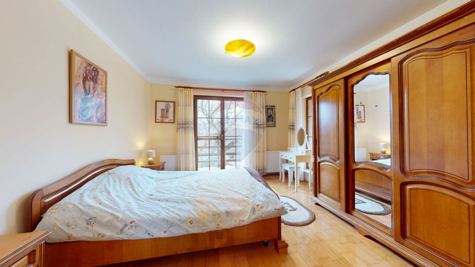 Casă de vânzare Bran Sohodol teren  intravilan 10.331 mp două locuințe