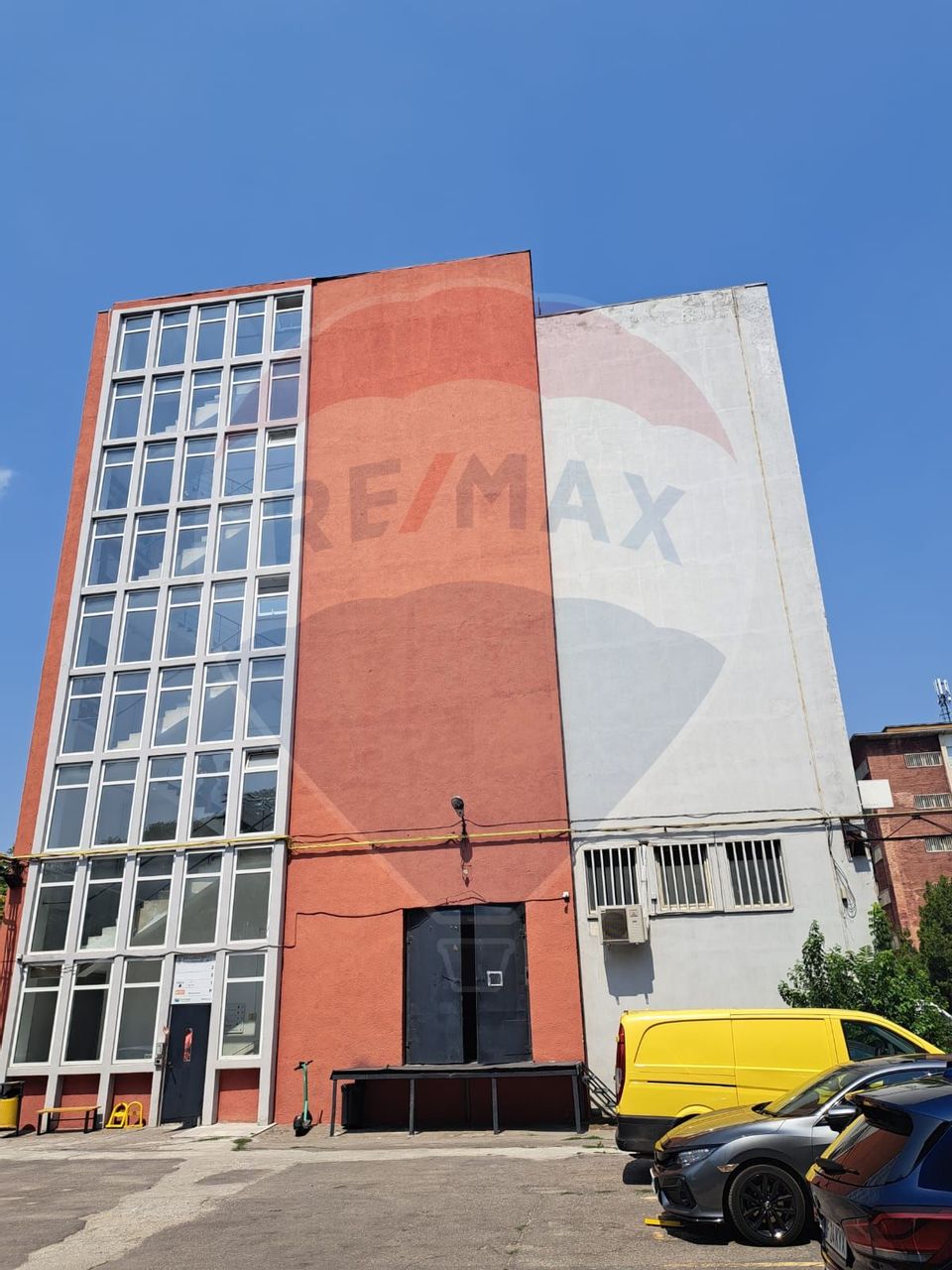 Spatiu multifunctional parter 216 mp Baicului platforma industriala