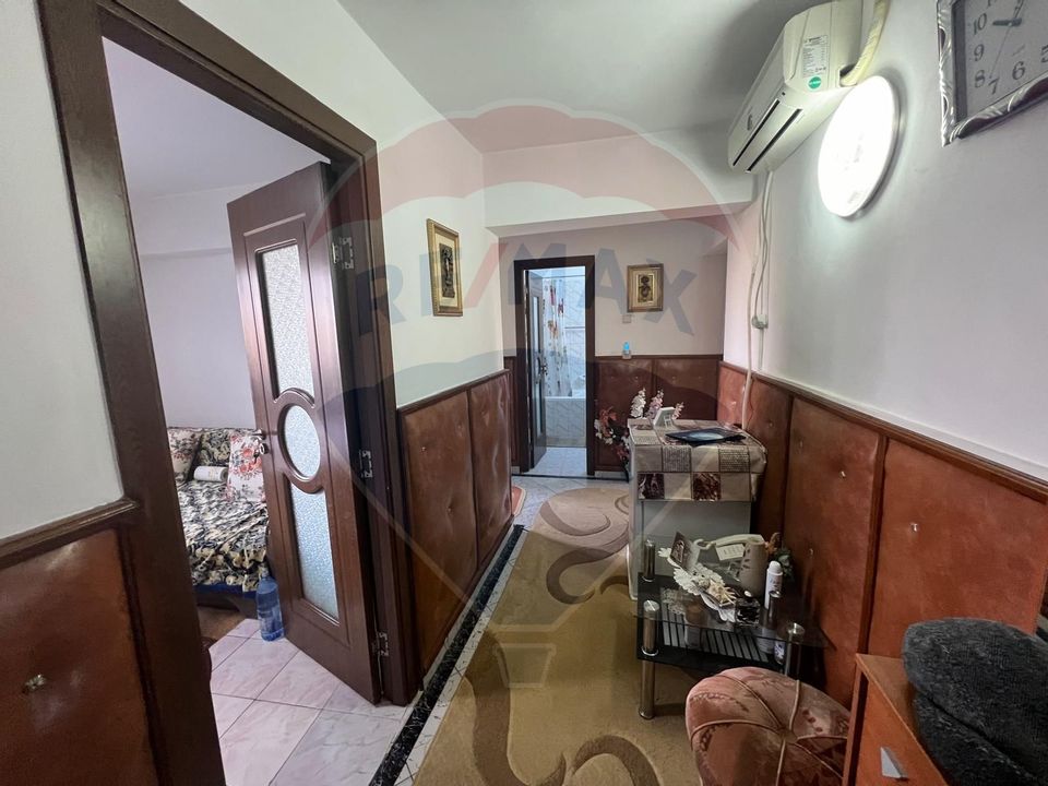 Apartament cu 2 camere de vânzare în zona Ultracentral