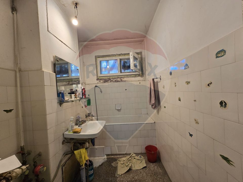 DE VANZARE Apartament cu 3 camere în zona Titan