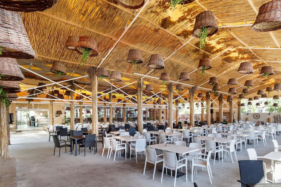 302 room Hotel / Pension for sale, Central area