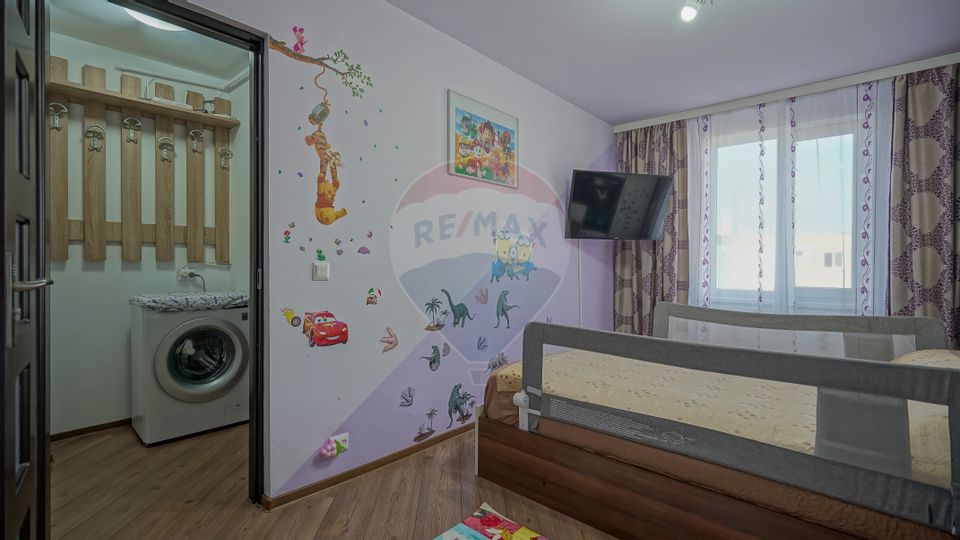 Apartament cu 2 camere de vânzare, renovat si mobilat, Tractorul