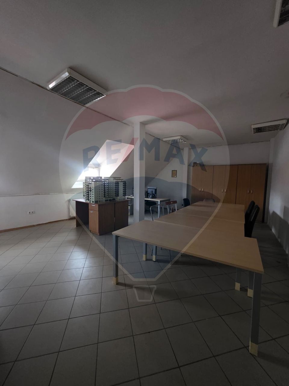 450sq.m Commercial Space for rent, Central area