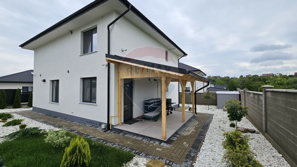 5 room House / Villa for sale