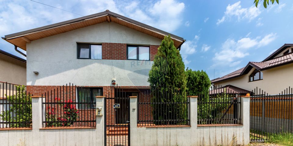 Casă / Vilă în zona Odai, Otopeni, strada privata