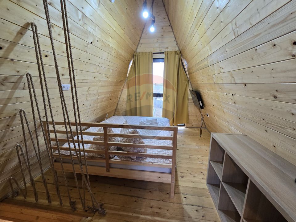 Proprietate Specială în Gura Râului, Sibiu – Două Cabane A-Frame
