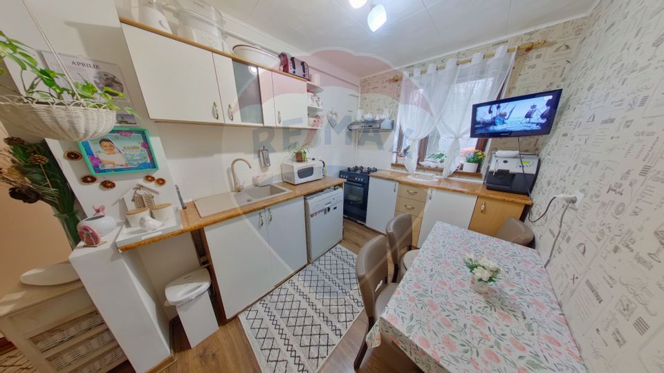 Apartament cu 3 camere de vânzare în zona Central