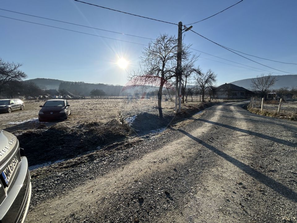 Land 3,720sqm Vad / Strada PRINCIPALA