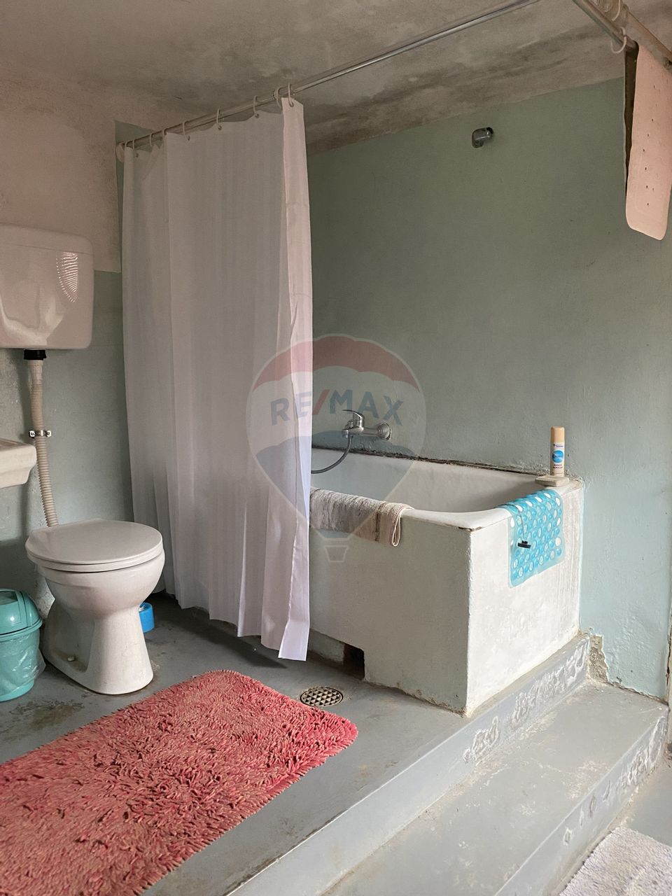 Casă cu potențial, situată pe strada Gheorghe Lazăr