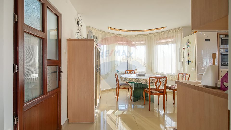 4 room House / Villa for sale