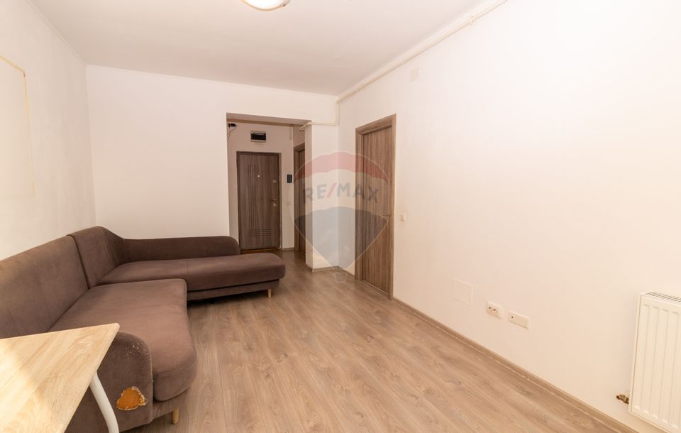 Apartament 2 camere, mobilat, str. Luica, posibilitate parcare