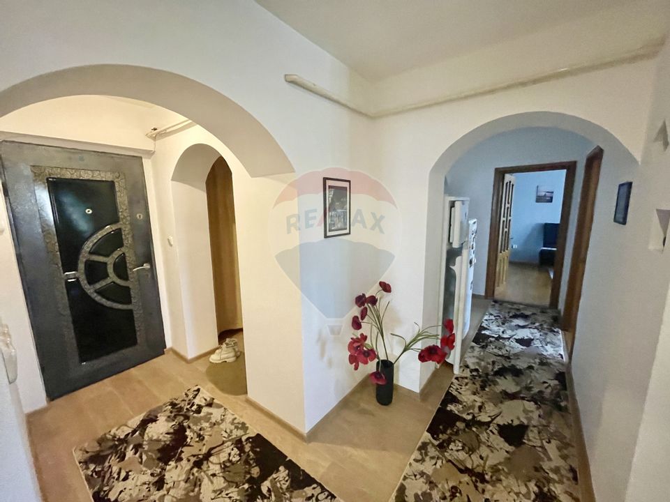 4 room Apartment for sale, Est area