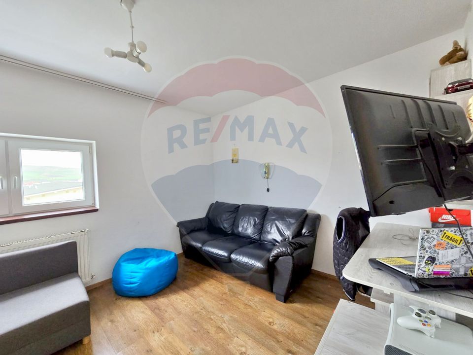 4 room Apartment for sale