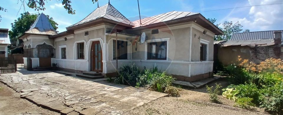 4 room House / Villa for sale, Periferie area