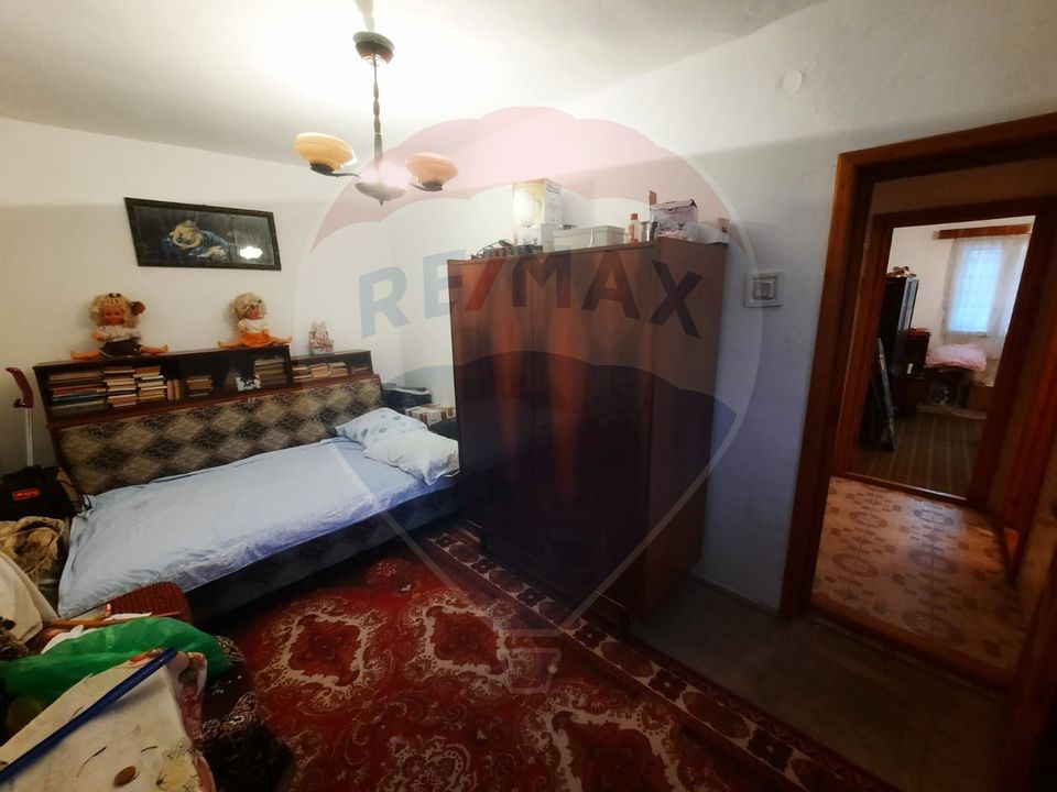 Apartament cu 3 camere în zona Sud