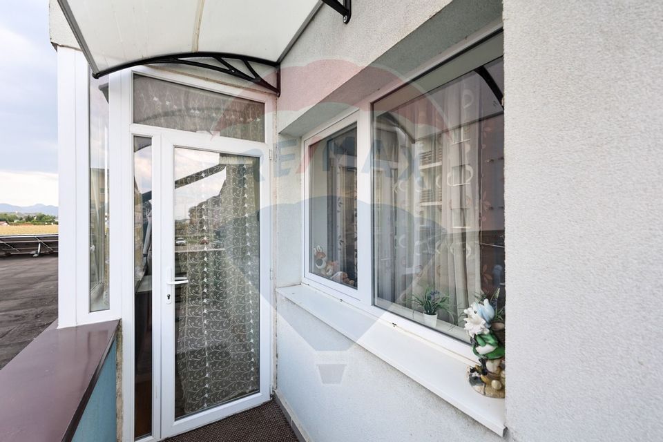 Apartament decomandat, 60 mp utili, 2 camere, debara, balcon!