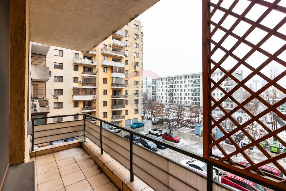 Apartament cu 3 camere de vânzare în zona Mihai Bravu