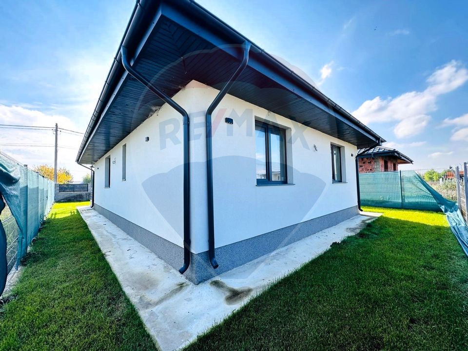 Casa noua, individuala, stil american - Crevedia