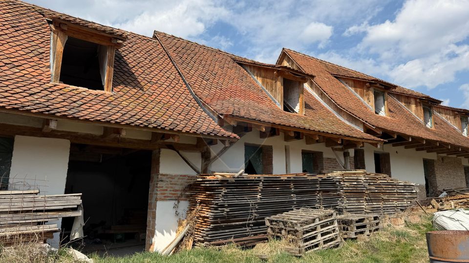 Casă autentică în Alma Vii – restaurare începută, potențial nelimitat