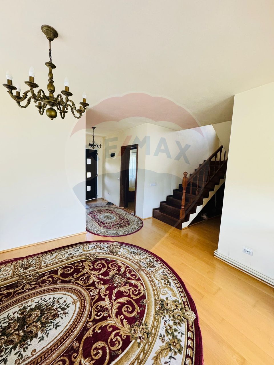 5 room House / Villa for sale, Sud-Est area