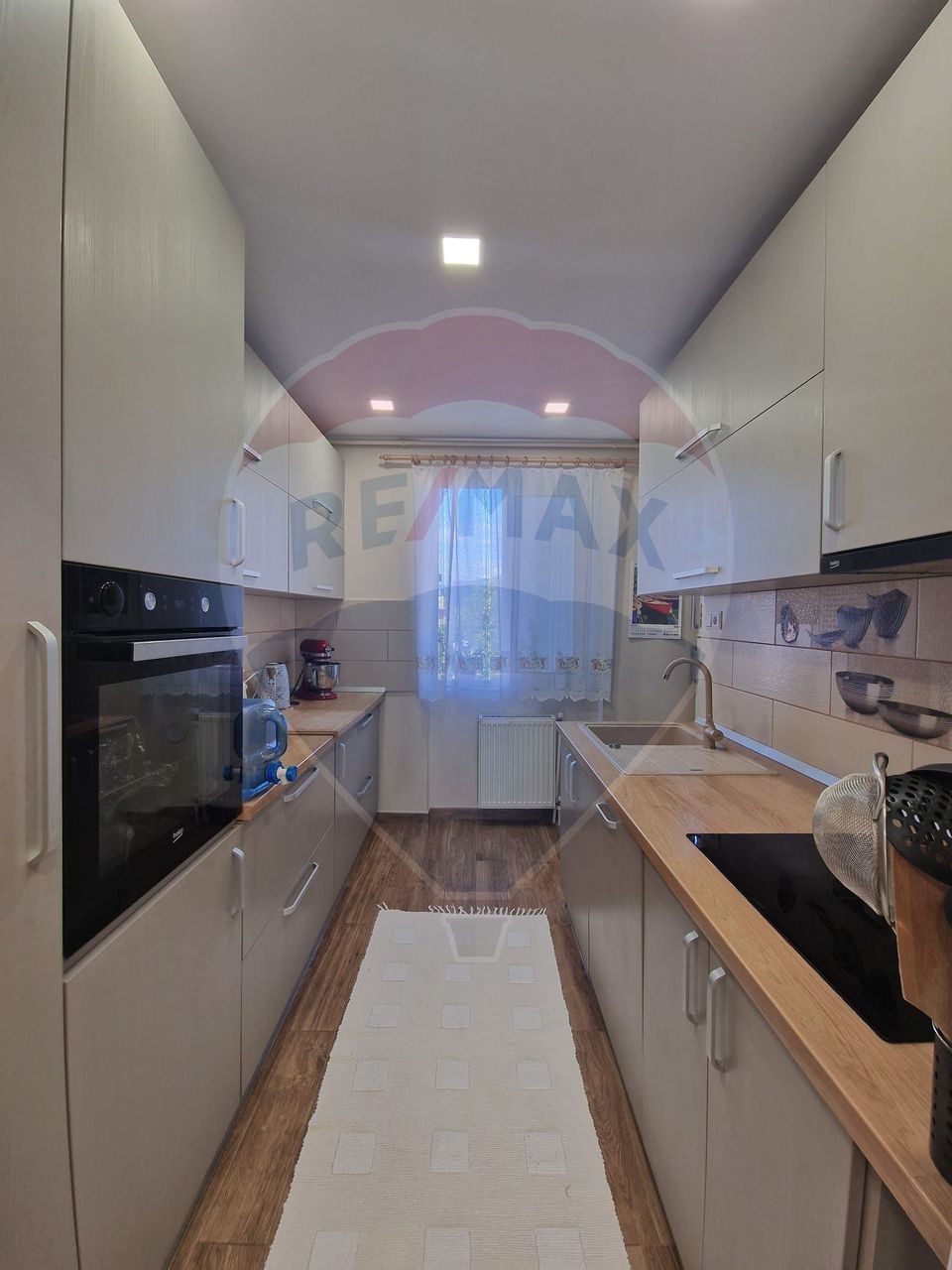 Apartament cu 4 camere de vânzare în zona Ultracentral