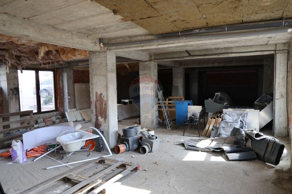 Spațiu comercial de 317mp de vânzare