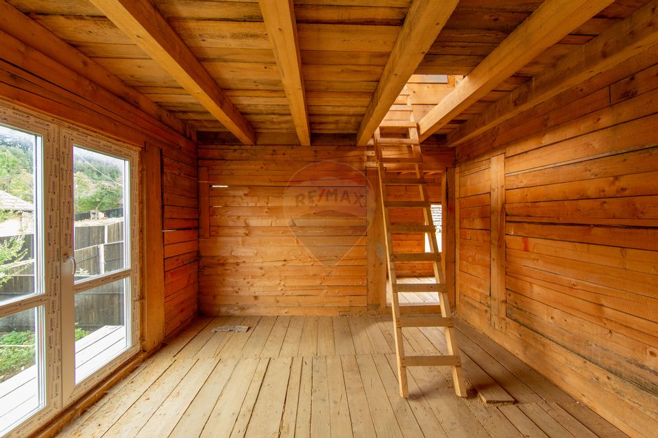 Duplex spațios – oportunitate pentru dezvoltatori sau două familii