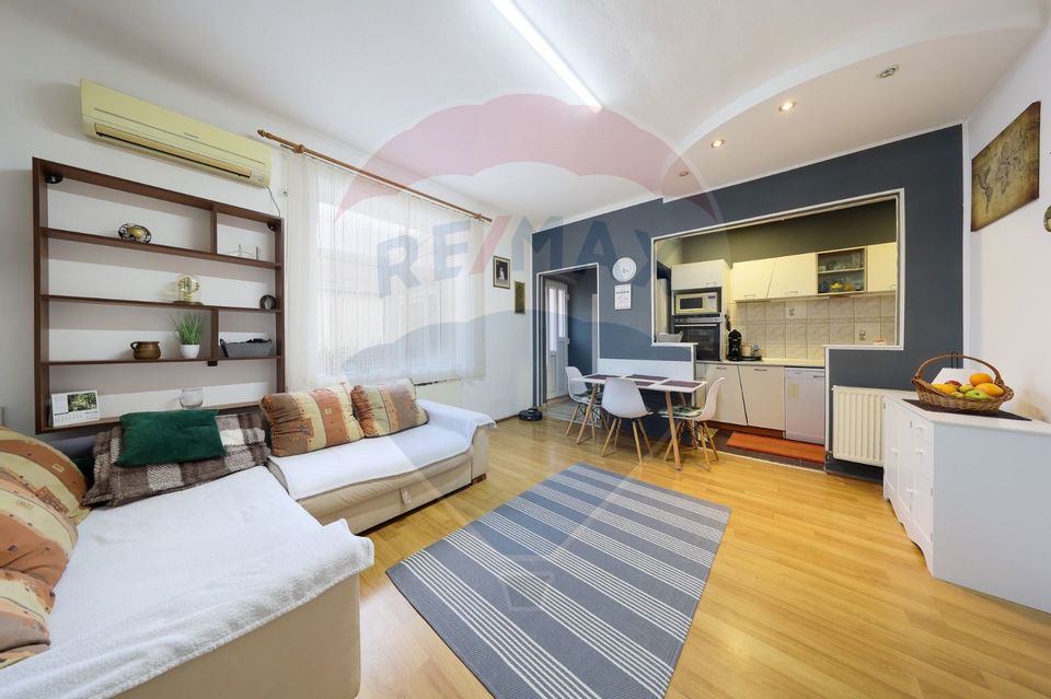 Casă 6 camere și teren 1200 mp