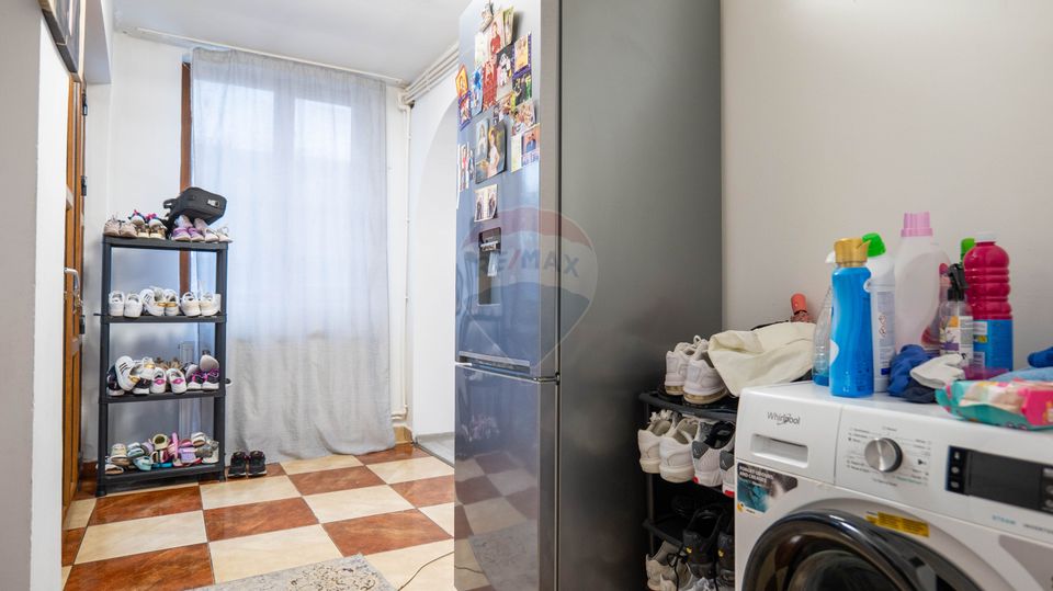 Vanzare casă 4 camere cu curte, Chitila la 3 minute de școală