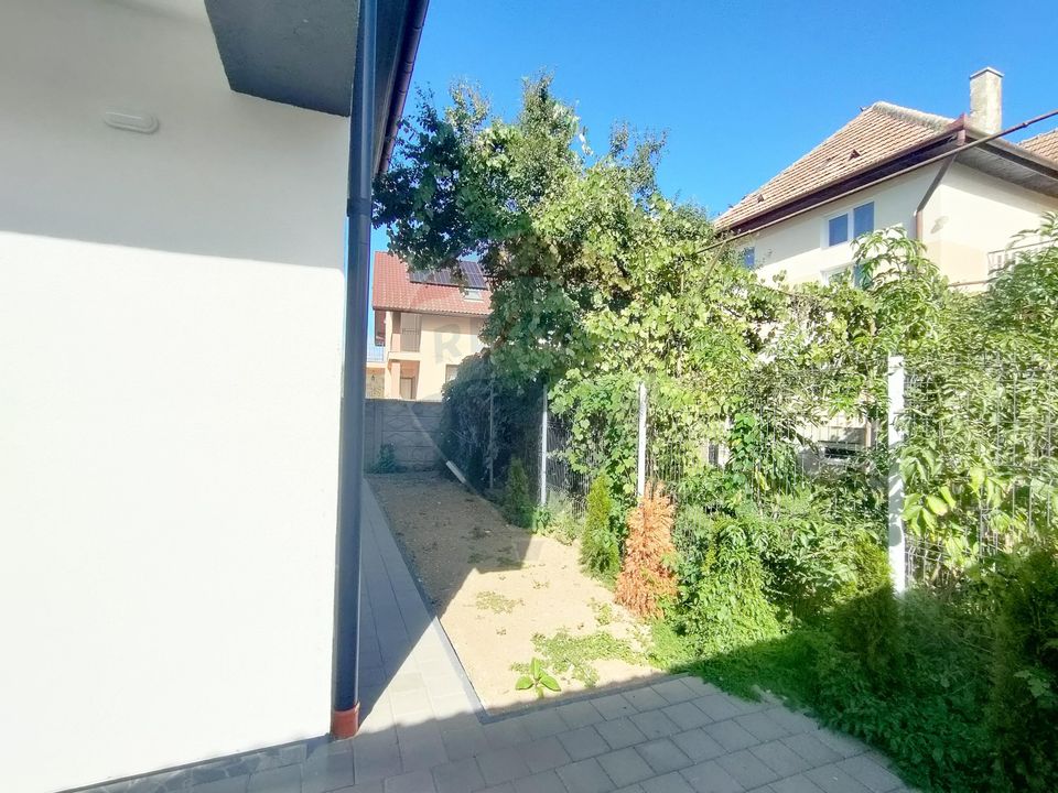 Casă cu 3 camere de vânzare în zona Turnisor