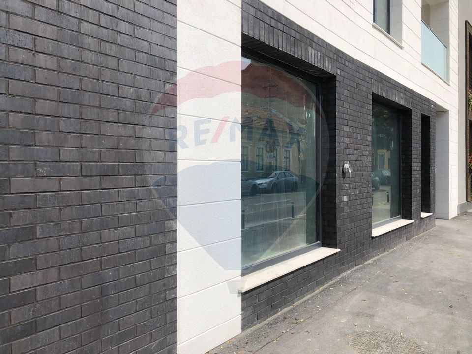 89sq.m Commercial Space for rent, Central area