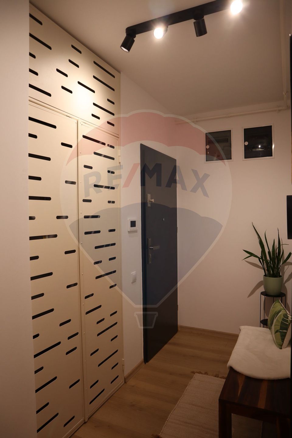 3 room Apartment for rent, Turnisor area