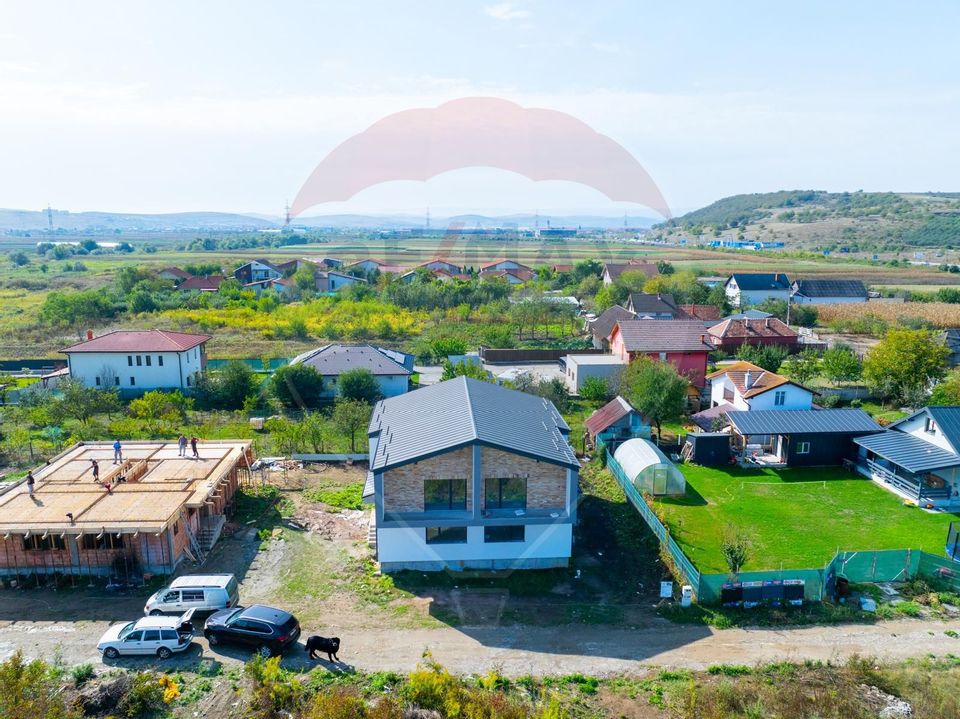 4 room House / Villa for sale