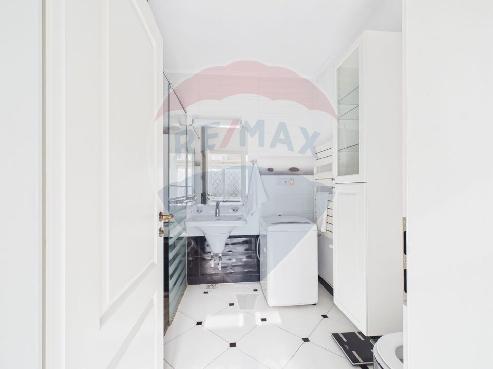 Casa / Vila cu 8 camere de vanzare în zona Cotroceni