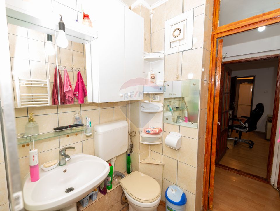 Apartament cu 2 camere de vanzare  Piata Resita , 38mp