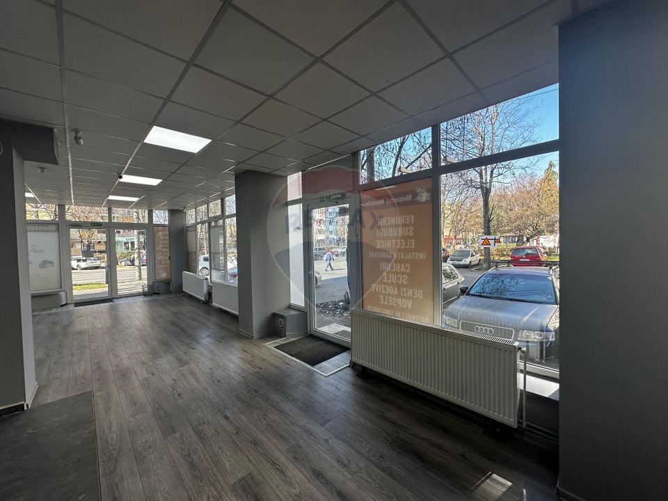 94sq.m Commercial Space for sale, Decebal area