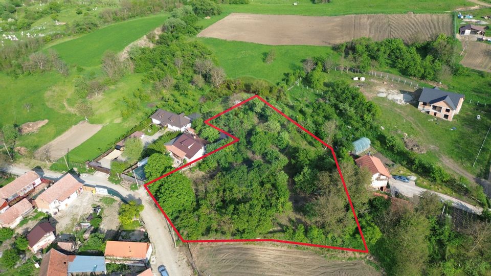 Teren intravilan 3.269 mp în Slimnic–panorama superbă, 15 km de Sibiu
